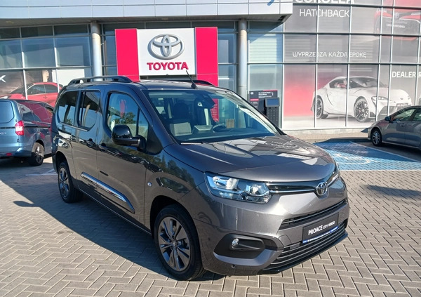 Toyota Proace City Verso cena 229900 przebieg: 1, rok produkcji 2023 z Wałbrzych małe 172